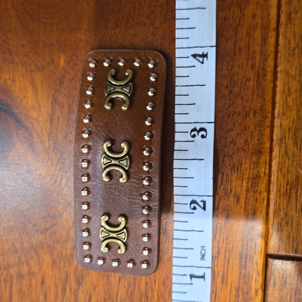 Chic Hair Clip/Barrette with Iconic Logo - Picture 5 of 5
